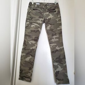 Gap camo skinny ankle pants size 26